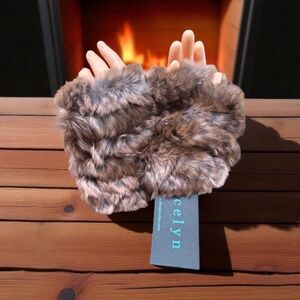 Jocelyn Rabbit Fur Hand Warming Fingerless Gloves - ROSY CAMEL